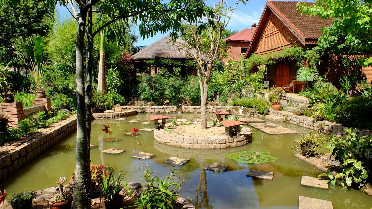 Eco Lodge Les Chambres Du Voyageur Antsirabe Exterior photo