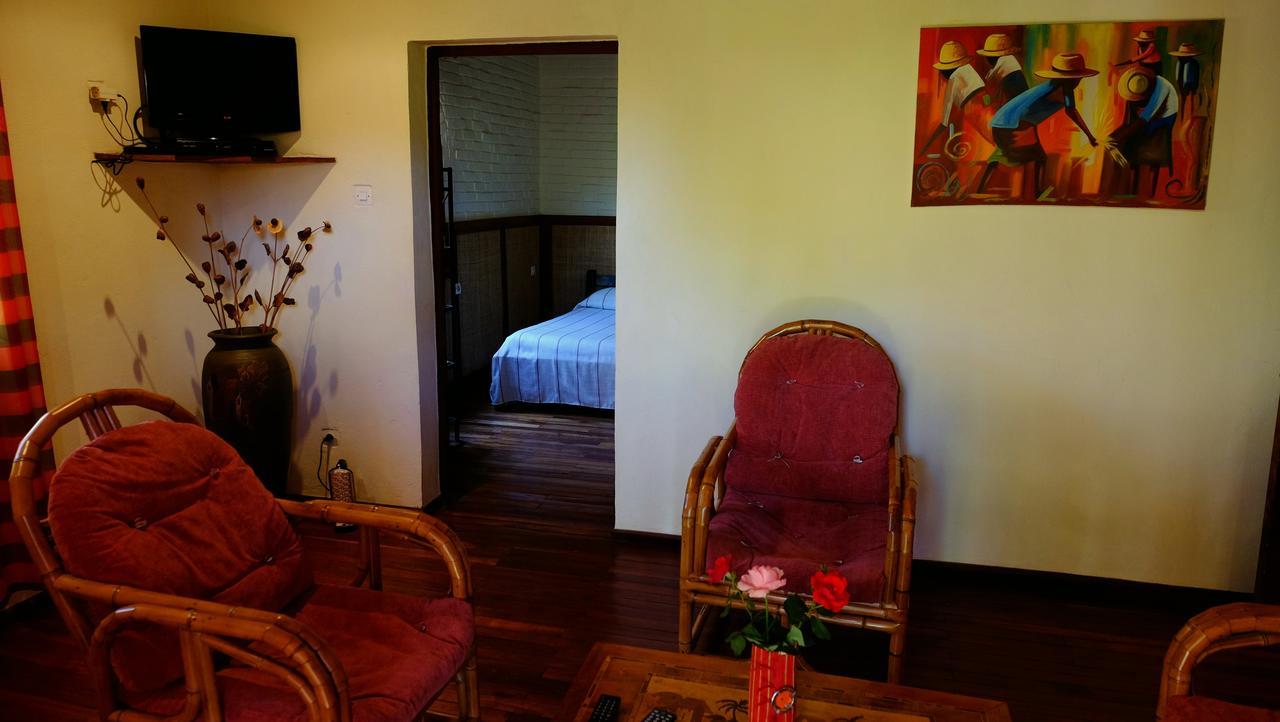 Eco Lodge Les Chambres Du Voyageur Antsirabe Exterior photo