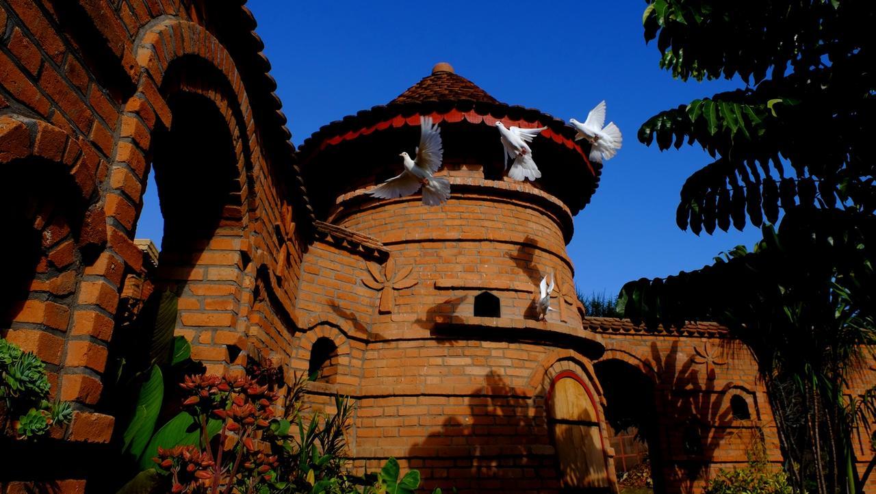 Eco Lodge Les Chambres Du Voyageur Antsirabe Exterior photo